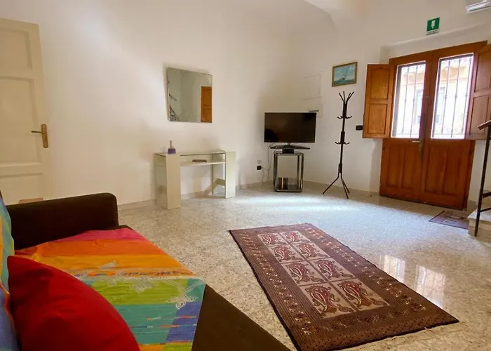 Ferienhaus Casa Giulia, Comoda Palazzina Indipendente Reggio Calabria
